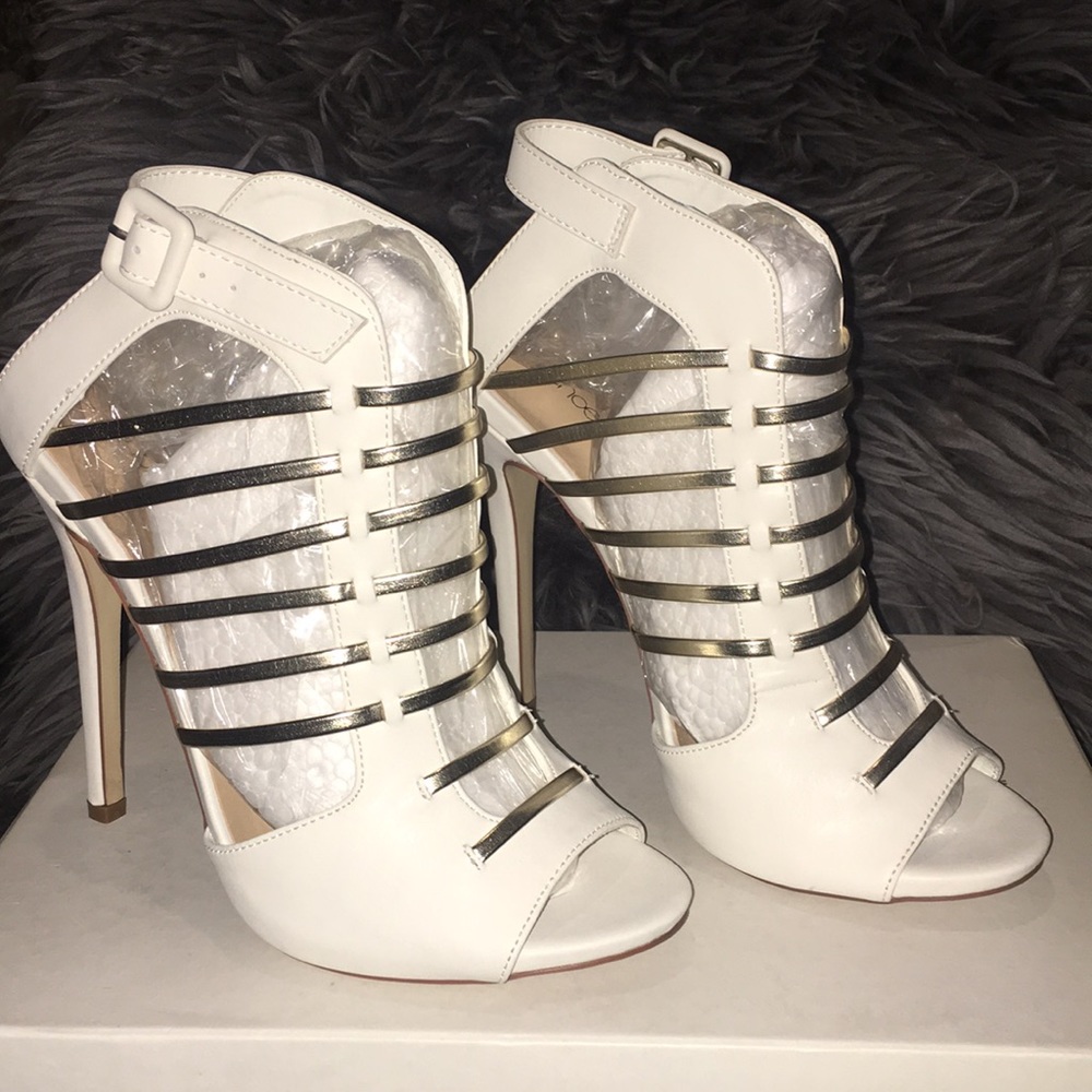 🌺White Gold Caged Heels🌺